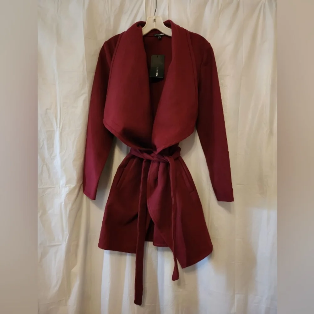 Brand New Manhattan Coat - Picture 2 of 4